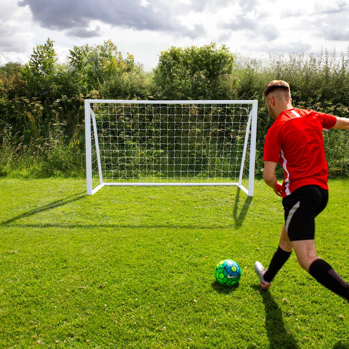 1,8m x 1,2m Fußballtor, Tragetasche und Torwand