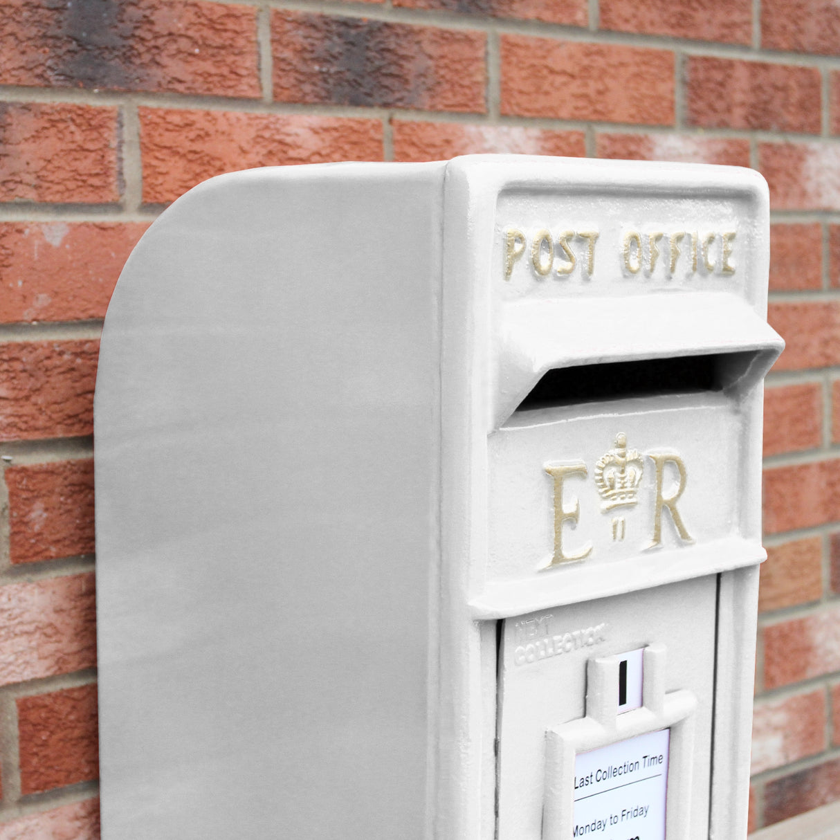 Briefkasten mit Bodenständer Weiß