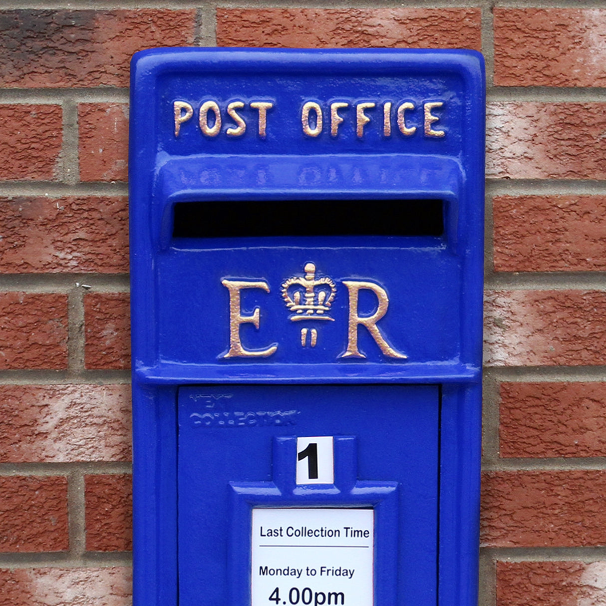 Briefkasten mit Bodenständer Blau