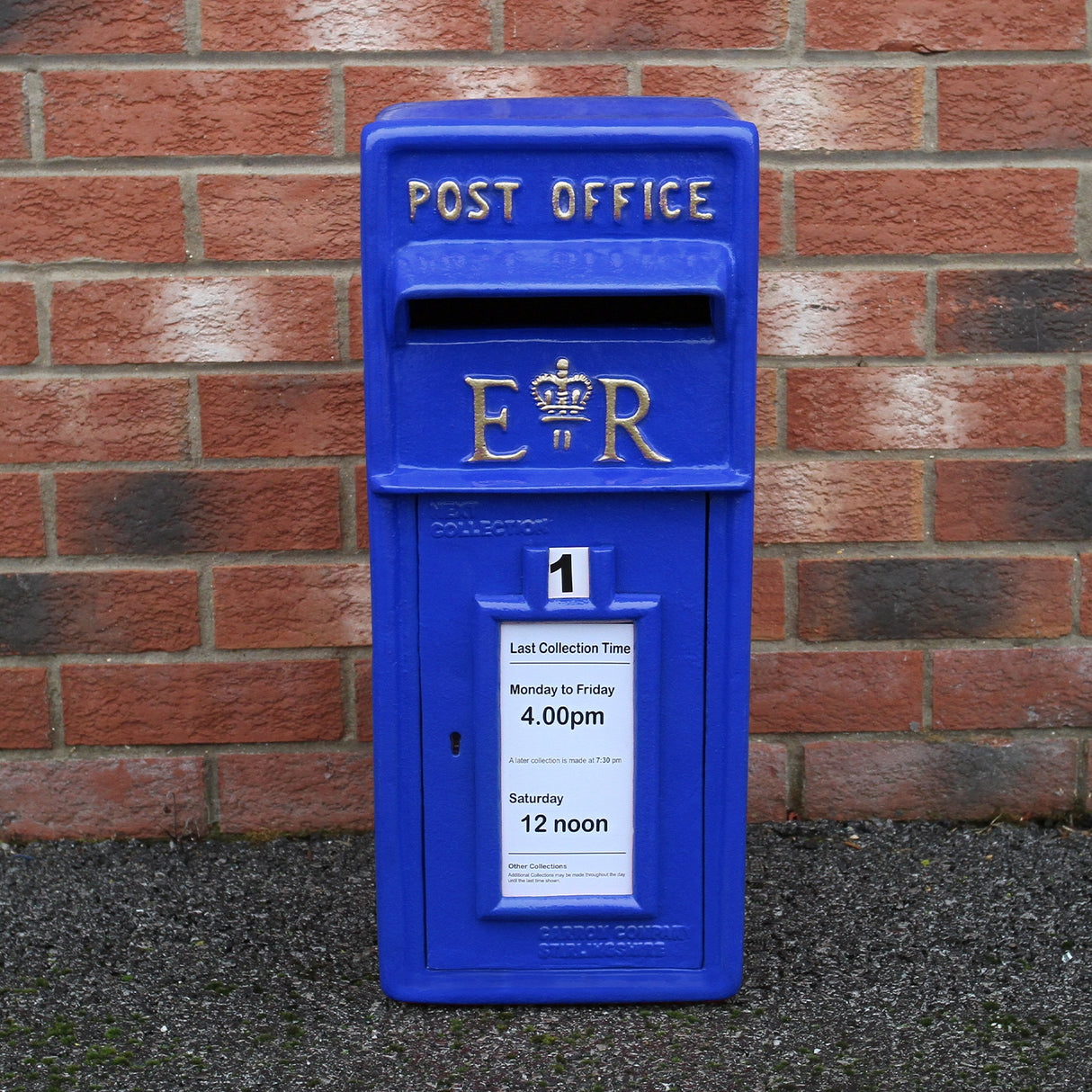 Briefkasten im schottischen Stil - Blau